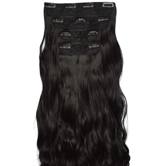 ✨ 24” CURLY JET BLACK 280 GRAMS  4 PEICE CLIP INS✨
